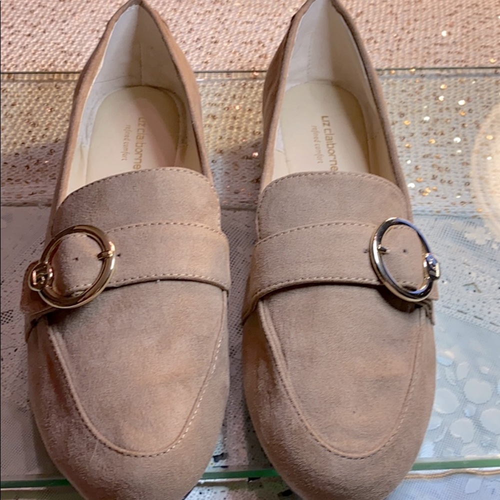 LIZ CLAIBORNE- Camel Suede Flats